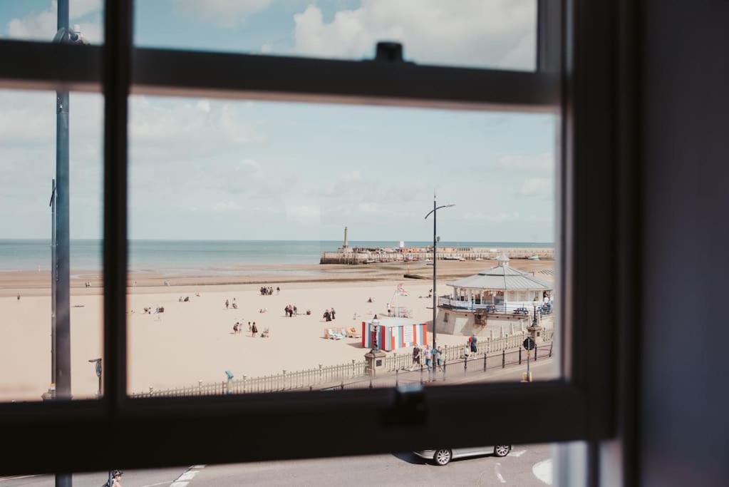 The Sunset Apartment - Margate Beach - By Goldex Coastal Breaks ภายนอก รูปภาพ